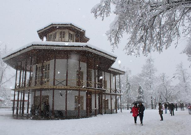 عمارت کلاه فرنگی رشت